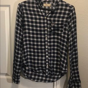 Barely worn Hollister button down shirt size small